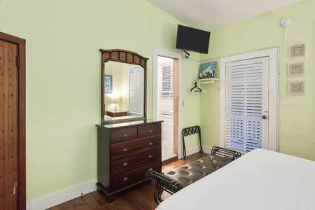 Curry House - Pool, King Bed & Balcony! Room 7 Key West Exterior foto